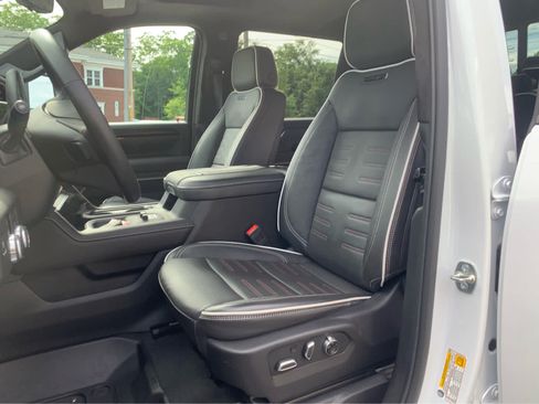 Used 2025 GMC Sierra 2500 AT4X AWD/4WD image 12
