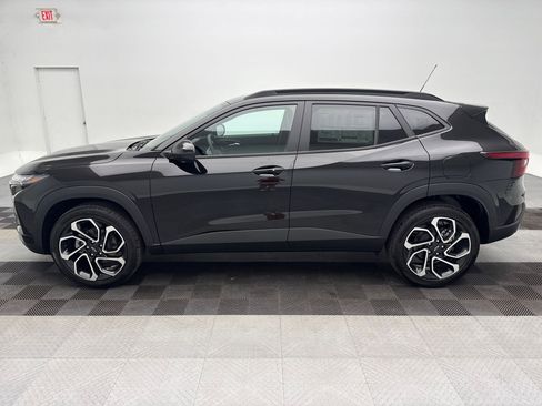 New 2025 Chevrolet Trax RS image 2