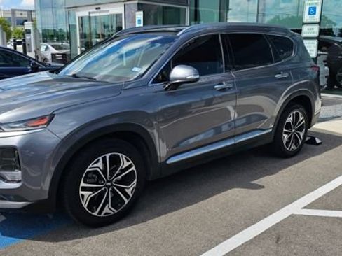 Used 2019 Hyundai Santa Fe Limited FWD image 4