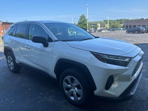 Used 2025 Toyota RAV4 LE AWD/4WD image 13