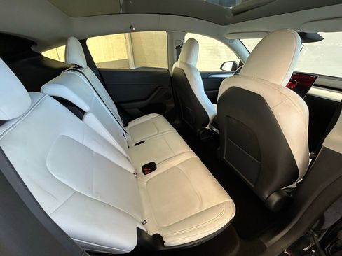 Used 2025 Tesla Model Y Long Range image 16