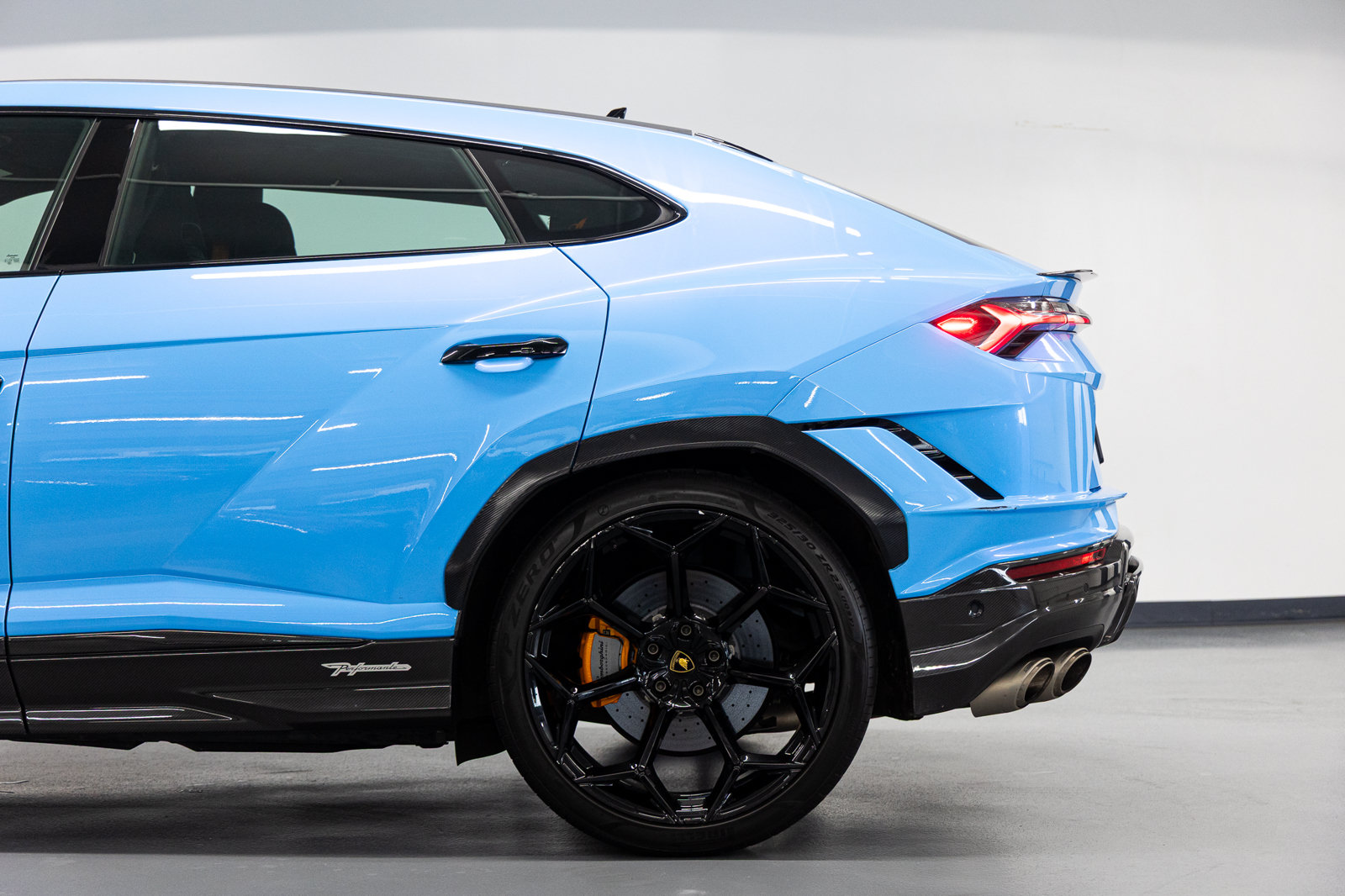 Used 2024 Lamborghini Urus Performante AWD/4WD image 17