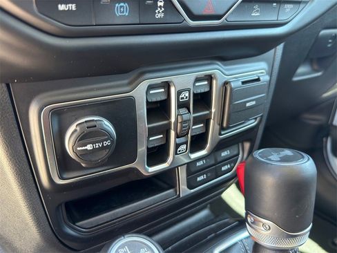 Used 2022 Jeep Wrangler Unlimited Sahara w/ Cold Weather Group image 21