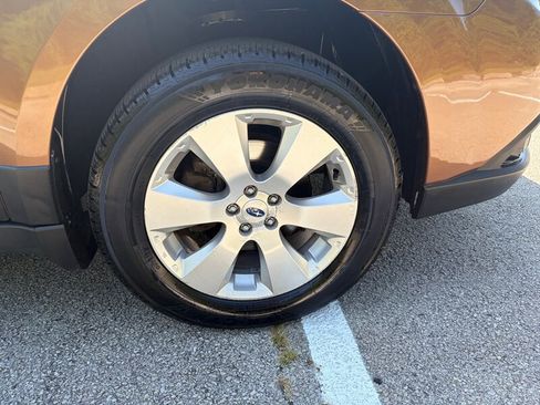 Used 2012 Subaru Outback 2.5i Limited w/ Moonroof Pkg AWD/4WD image 25