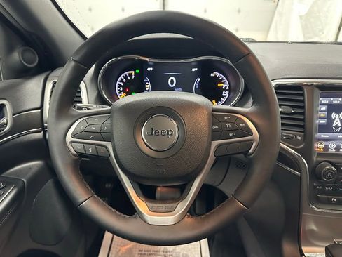 Used 2018 Jeep Grand Cherokee Limited AWD/4WD image 18