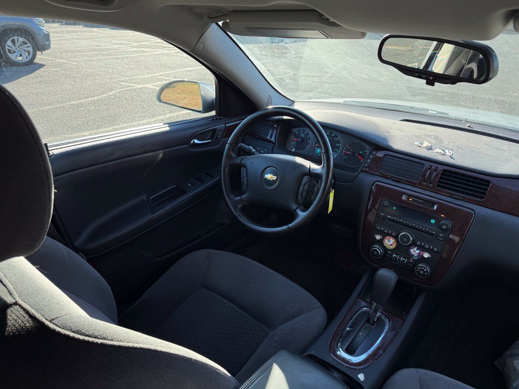 Used 2011 Chevrolet Impala LT FWD image 10