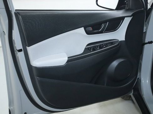 Used 2022 Hyundai Kona SEL image 15