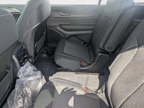 New 2025 Jeep Grand Cherokee L Laredo w/ Luxury Tech Group I image 9