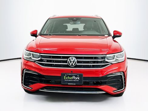 Used 2024 Volkswagen Tiguan SEL R-Line image 2