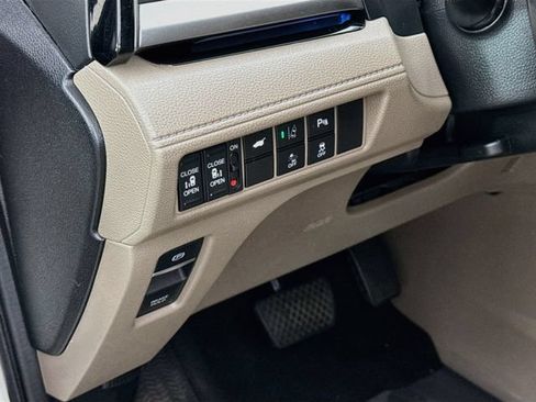 Used 2019 Honda Odyssey Elite image 11