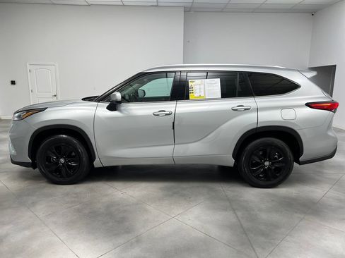 Used 2020 Toyota Highlander XLE image 4