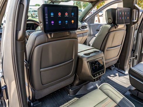 Used 2026 GMC Yukon AT4 Ultimate w/ LPO, Floor Liner Package AWD/4WD image 36