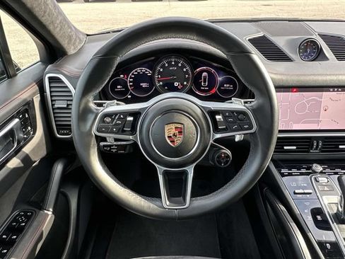 Used 2021 Porsche Cayenne GTS w/ Premium Package AWD/4WD image 20