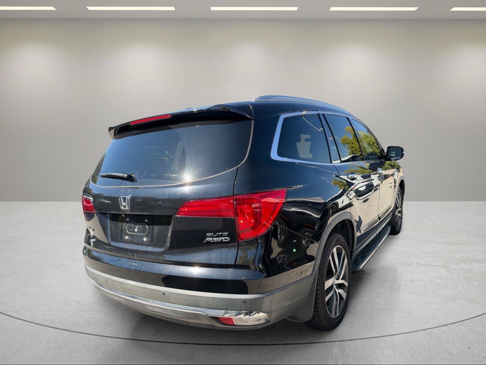 Used 2016 Honda Pilot Elite image 13