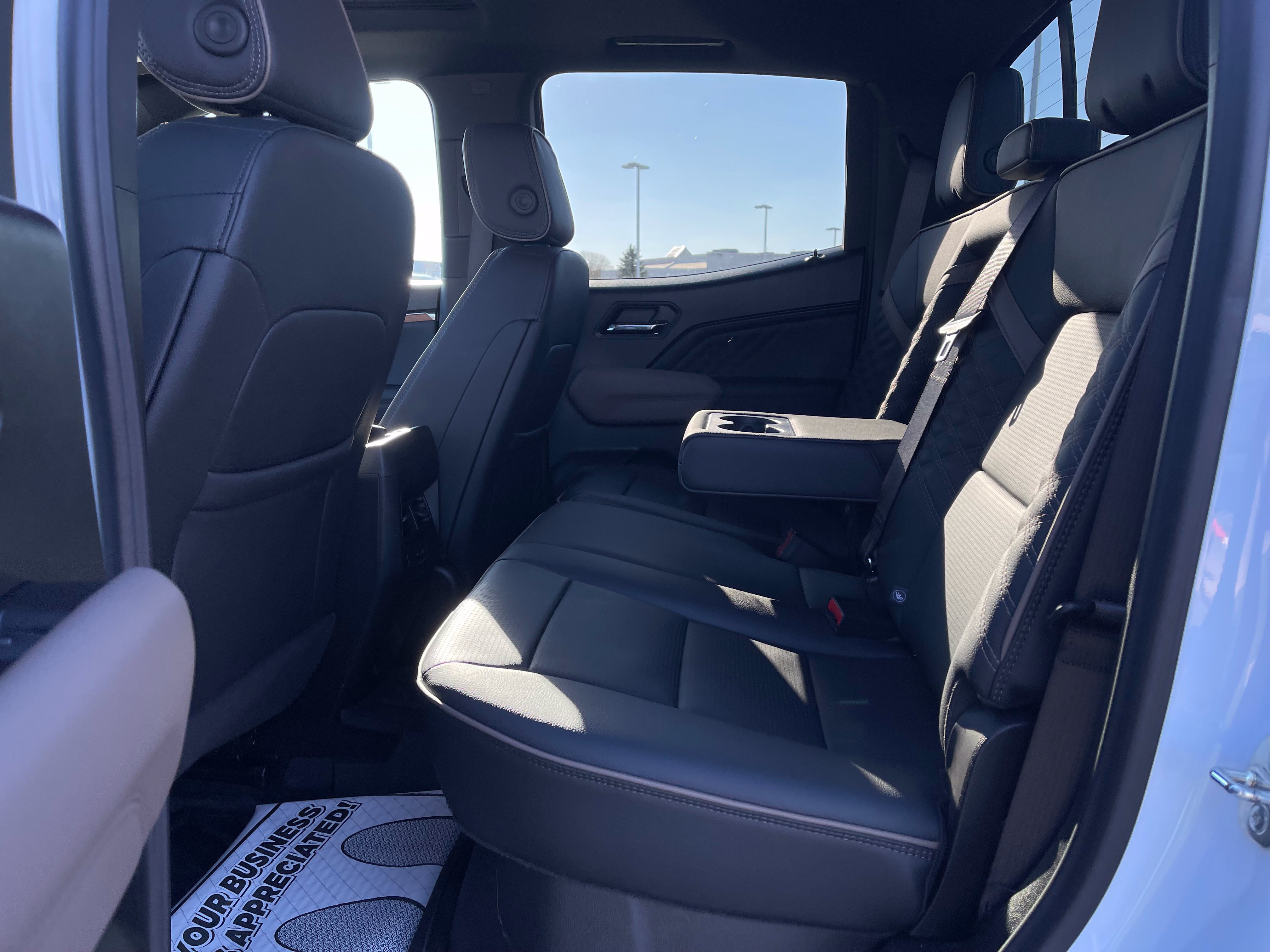 Used 2025 GMC Canyon Denali AWD/4WD image 15