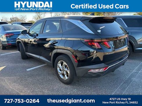 Used 2022 Hyundai Tucson SE image 2