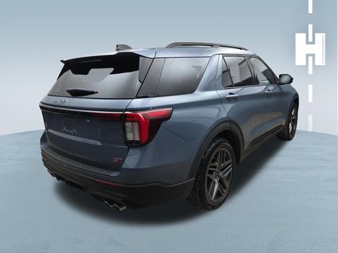Used 2025 Ford Explorer ST RWD image 4