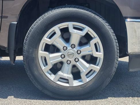 Used 2016 Nissan Titan SL RWD image 11