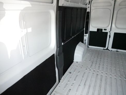 Used 2026 RAM ProMaster 2500 w/ Convenience Group FWD image 12