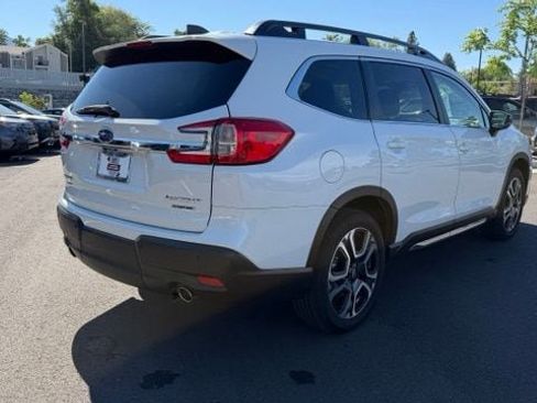 Used 2026 Subaru Ascent Limited AWD/4WD image 3