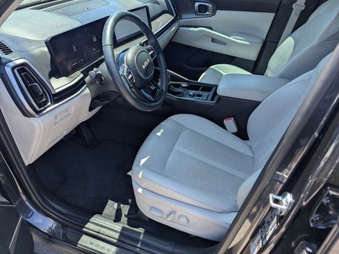Used 2025 Kia Sorento S w/ Panoramic Sunroof Package FWD image 9