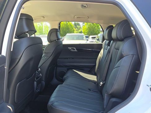 Used 2025 Genesis GV80 2.5T AWD/4WD image 16