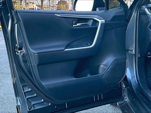 Used 2022 Toyota RAV4 XSE image 22