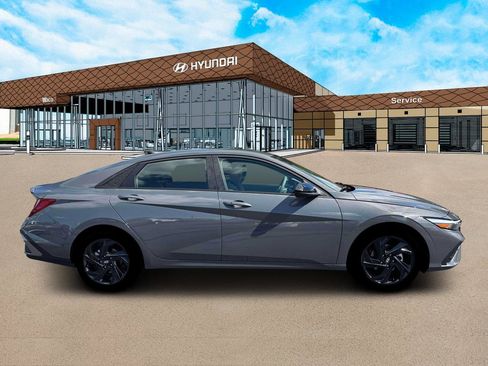 New 2026 Hyundai Elantra Sport image 9