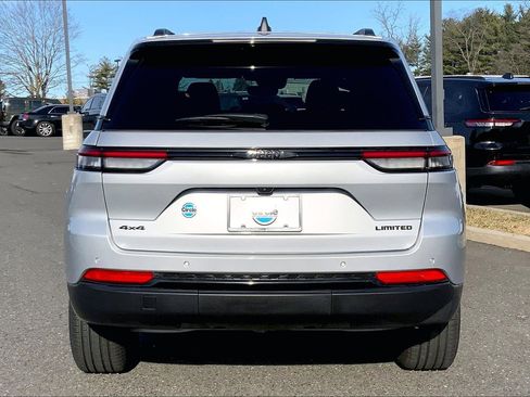 Certified 2024 Jeep Grand Cherokee Limited w/ Black Appearance Package image 4