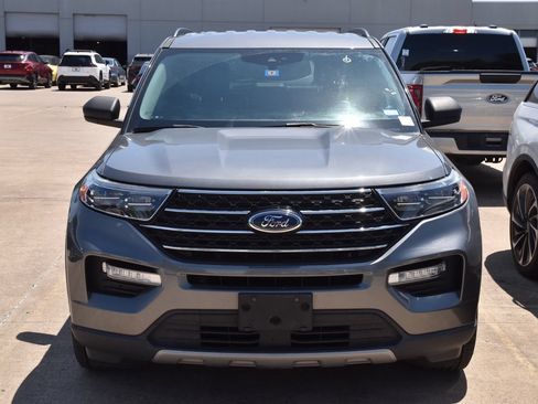 Used 2021 Ford Explorer XLT w/ Equipment Group 202A RWD image 3