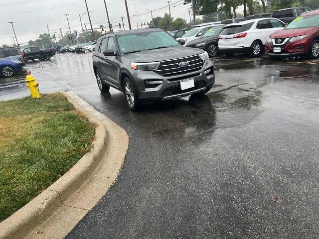 Certified 2023 Ford Explorer XLT w/ Equipment Group 202A AWD/4WD image 3