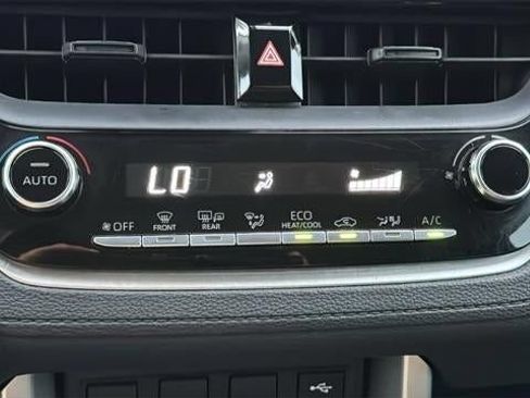 Used 2022 Toyota Corolla Cross LE AWD/4WD image 26