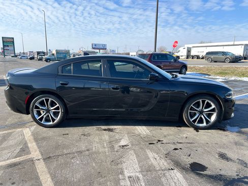 Used 2015 Dodge Charger R/T image 10