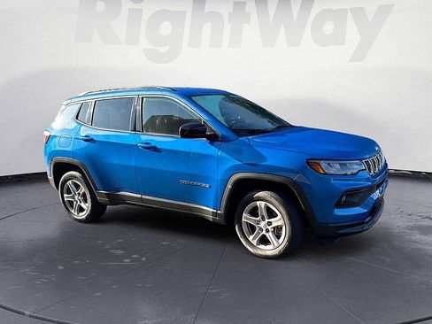 Used 2024 Jeep Compass Latitude AWD/4WD image 7
