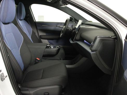 New 2025 Volvo EX30 Plus w/ Protection Package Premier image 10