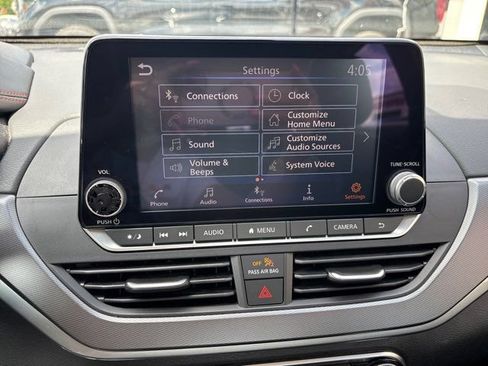 Used 2024 Nissan Altima 2.5 SR FWD image 24