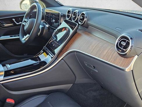 Certified 2025 Mercedes-Benz GLC 300 image 22