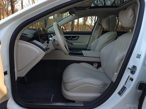 Used 2022 Mercedes-Benz S 500 4MATIC image 11