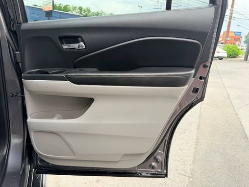 Used 2016 Honda Pilot EX image 25