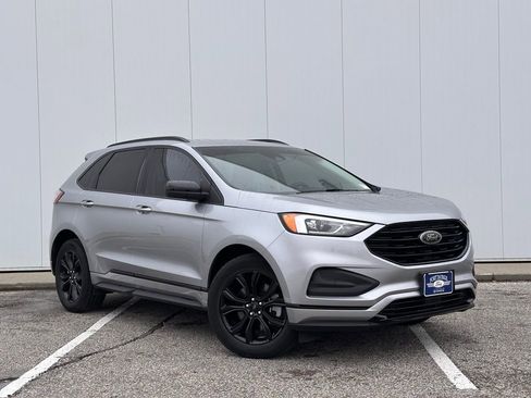 Used 2022 Ford Edge SE w/ Black Appearance Package image 6