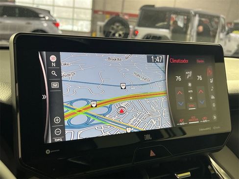 Used 2021 Toyota Venza XLE image 20