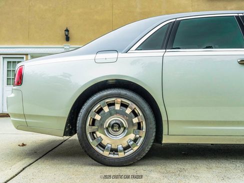 Used 2015 Rolls-Royce Ghost image 10