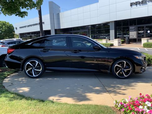 Used 2019 Honda Accord Sport image 15