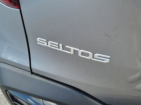 Used 2025 Kia Seltos S FWD image 8