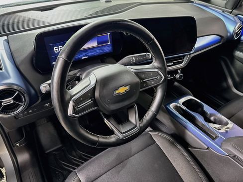 Used 2025 Chevrolet Equinox EV LT FWD image 12