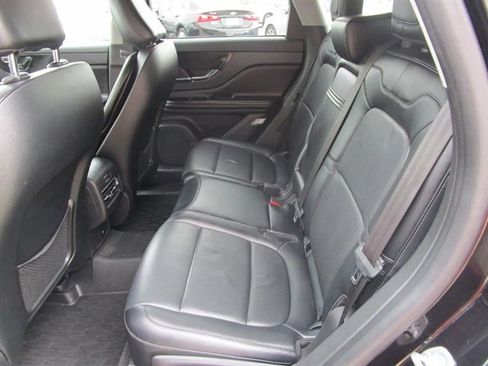 Used 2022 Lincoln Corsair Reserve w/ Equipment Group 201A image 12