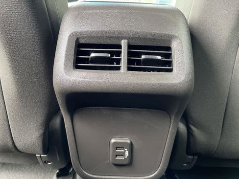 Used 2024 Chevrolet Equinox LT FWD image 36