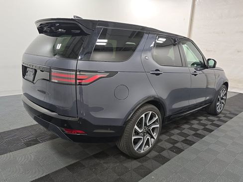 Used 2024 Land Rover Discovery Dynamic SE AWD/4WD image 3