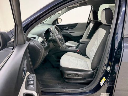Used 2021 Chevrolet Equinox LS w/ LS Convenience Package image 18