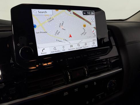 Used 2025 Nissan Pathfinder SL image 15